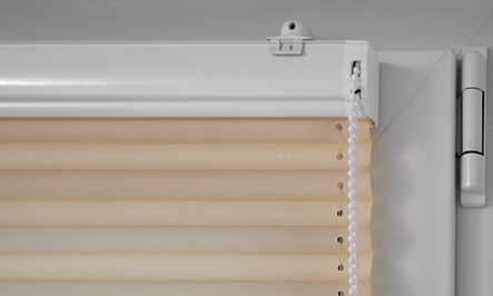 На оконную раму